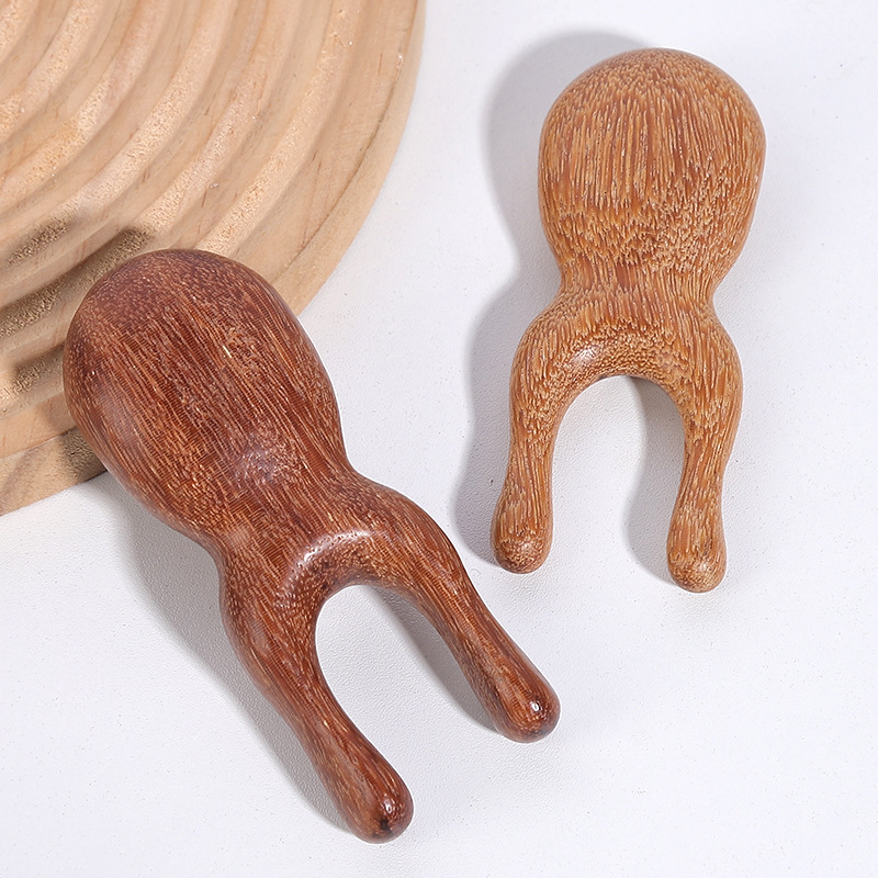 Dolphin Wooden Massager, a handheld multi-functional massager for relaxing the body, is a portable wooden massager for home use Specification image