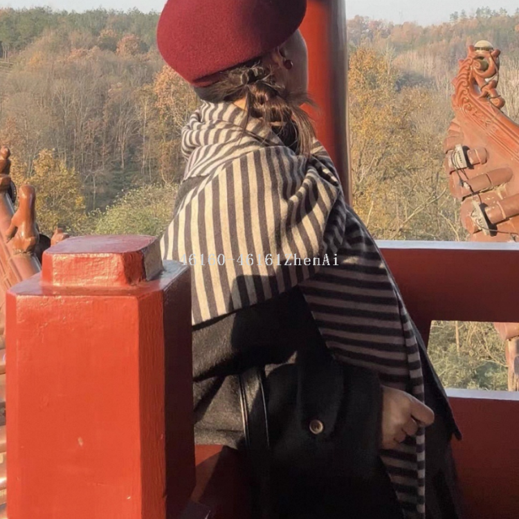 Wholesale of new cross-border export scarves, horizontal striped triangular shawls, e-commerce live streaming supply chain Specification image