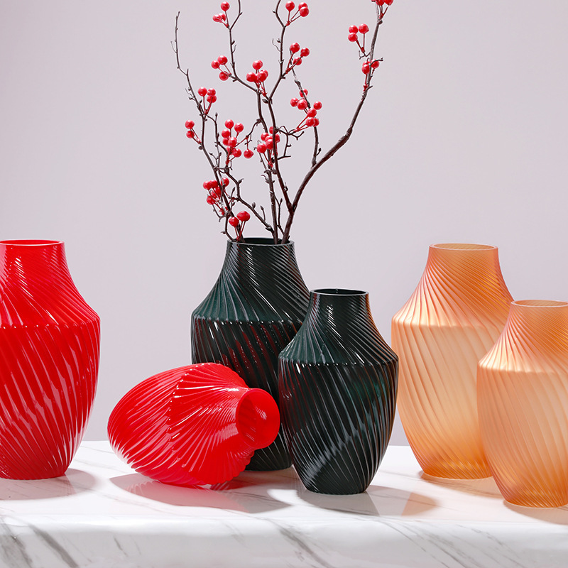 简约现代创意加厚玻璃流纹花瓶彩红色小口插花家居装饰样板间摆件