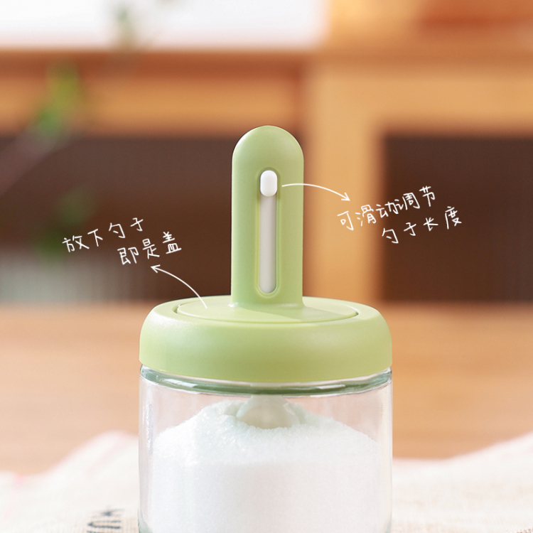Adjustable spoon cover one-piece formed seasoning jar, glass household food-grade telescopic seasoning spoon and seasoning jar Application Scenario