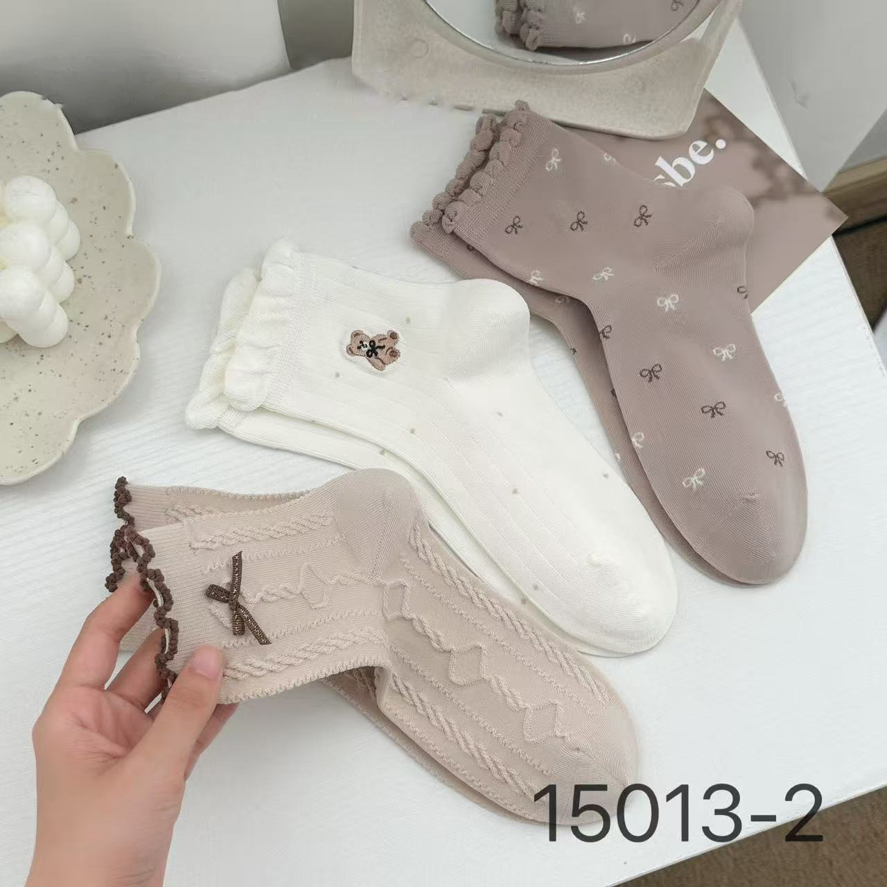 Autumn and winter new mid-calf socks, brown and white socks, light-colored mid-calf socks, women's socks, autumn and winter socks