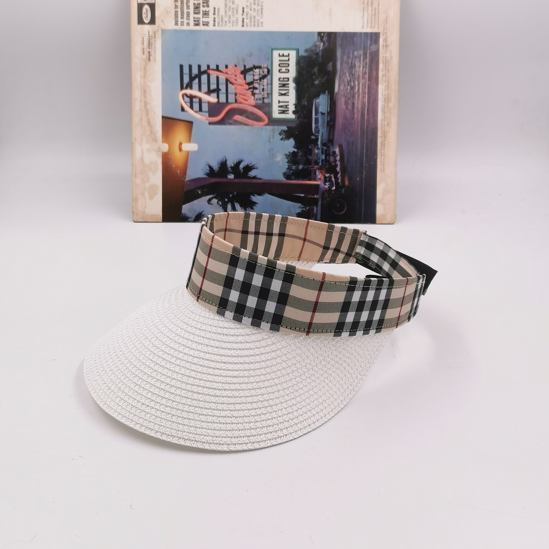 Checkered decorated open-top summer and autumn sun hats, trendy sun protection hats, Korean version open-top manufacturer for sale