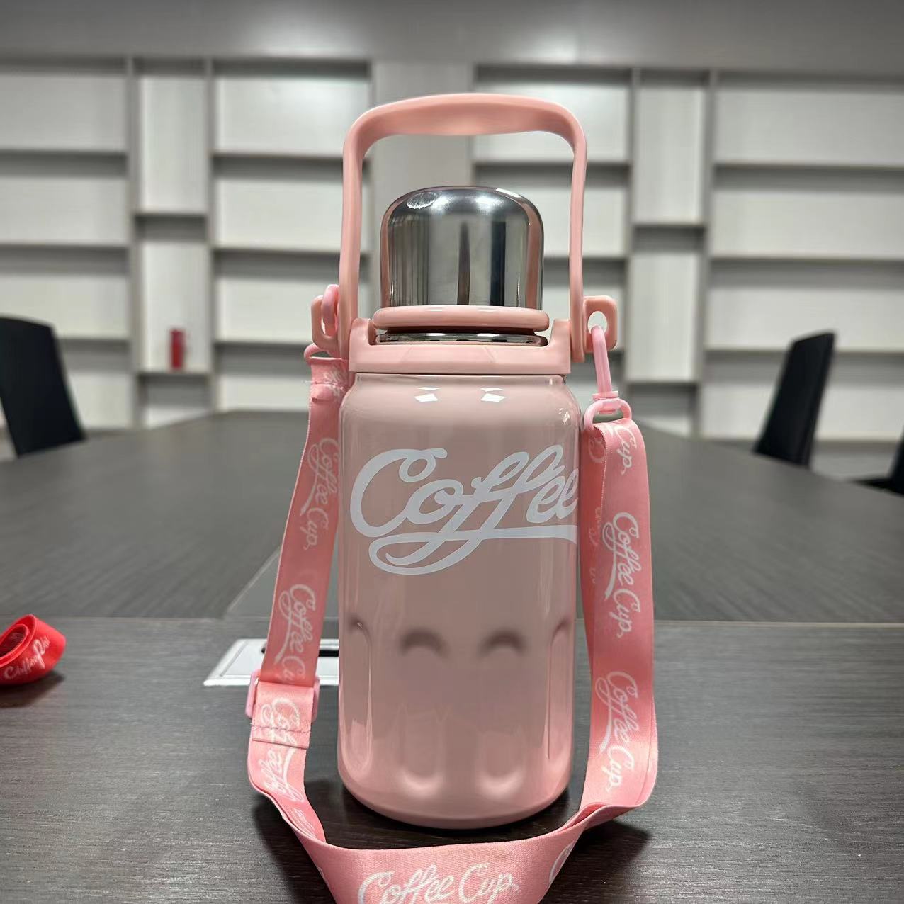 Coca-Cola insulated cup, large-capacity water bottle, 316 stainless steel creative water cup, coffee cup, cola cup, sling cup Application Scenario