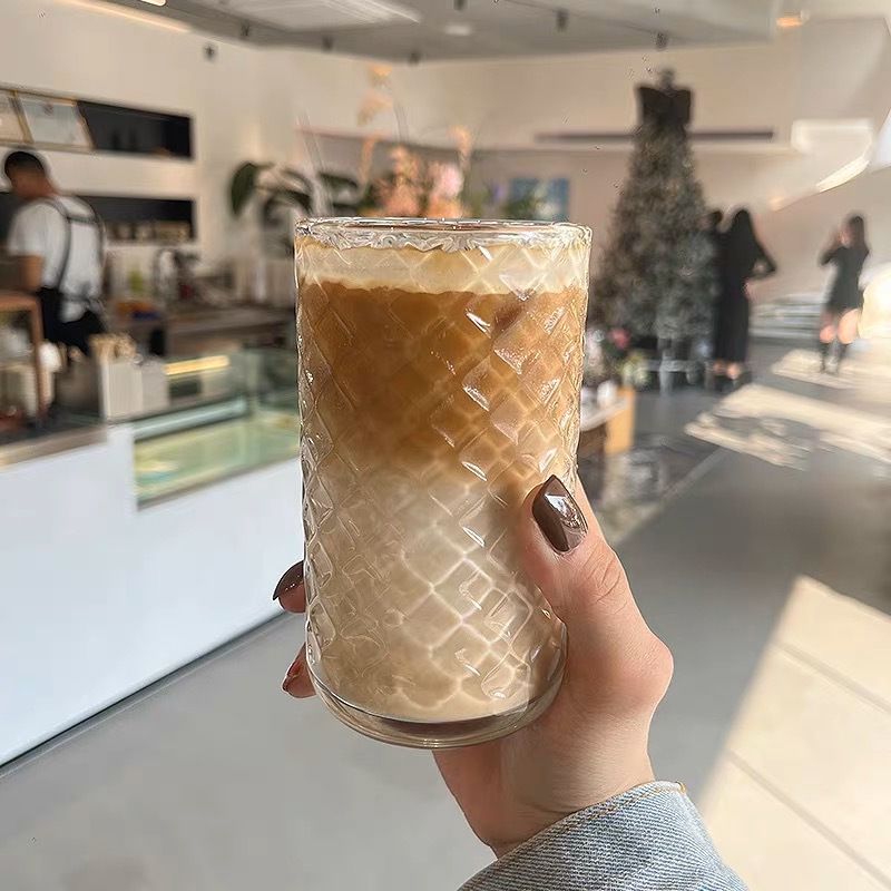 Ins-style embossed threaded glass cups, American coffee cups, soda water beverage juice cups, milk breakfast glass cups Specification image