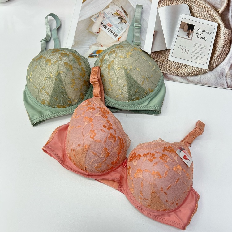 185# Export African large-sized bras in solid color with gold embossed lace patterns, cup-shaped bras, gathering sexy and interesting bras, underwear QNI Specification drawing