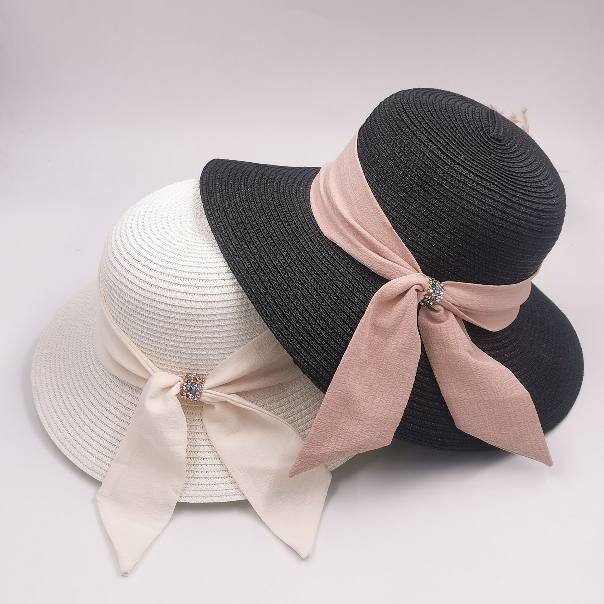 Wholesale of spring and summer outdoor wide-brimmed ribbon sun hats, pp silk hats, women's bow lamp hats and fisherman hats Application Scenario