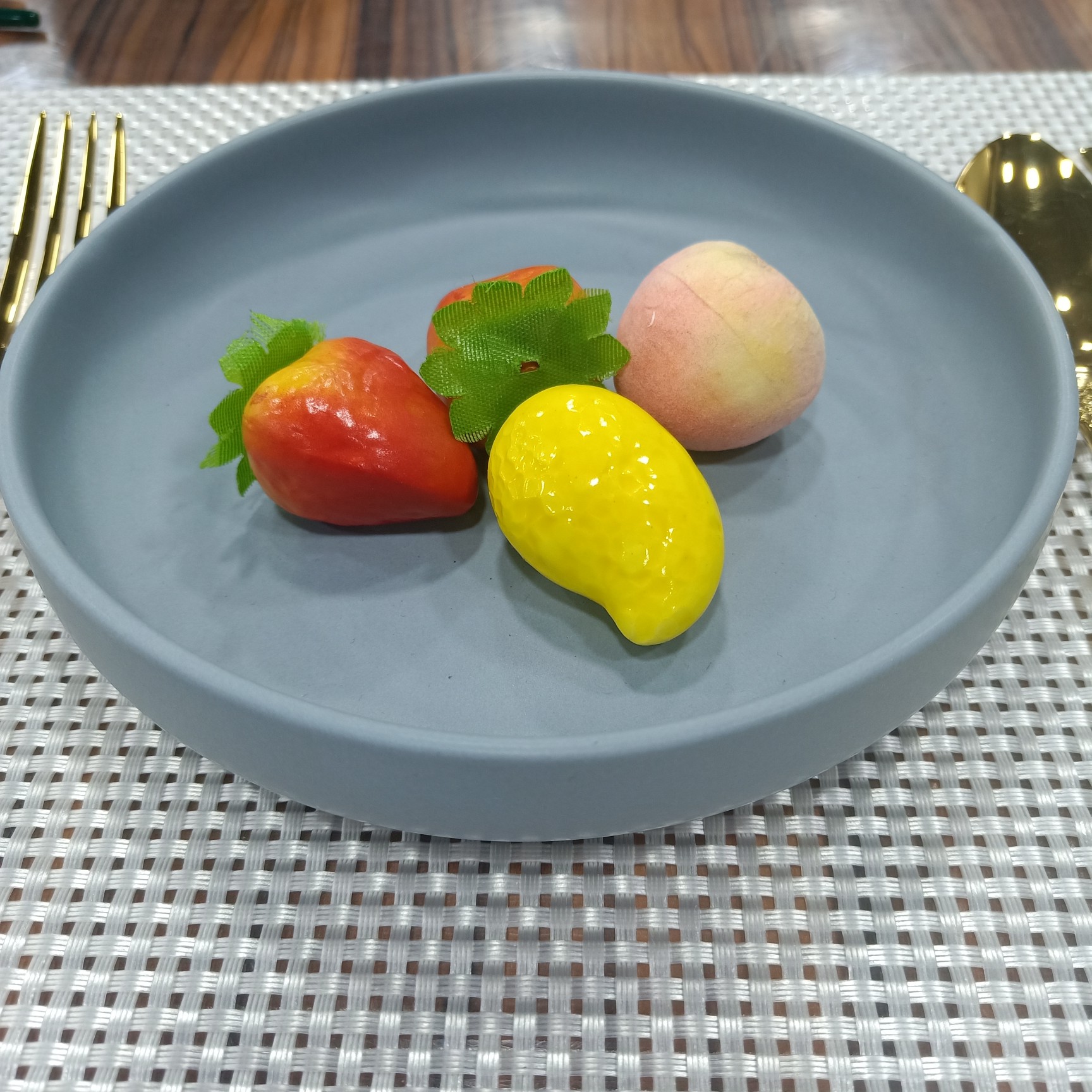 Nordic-style matte grey small plates, kimchi plates and cake plates details Picture