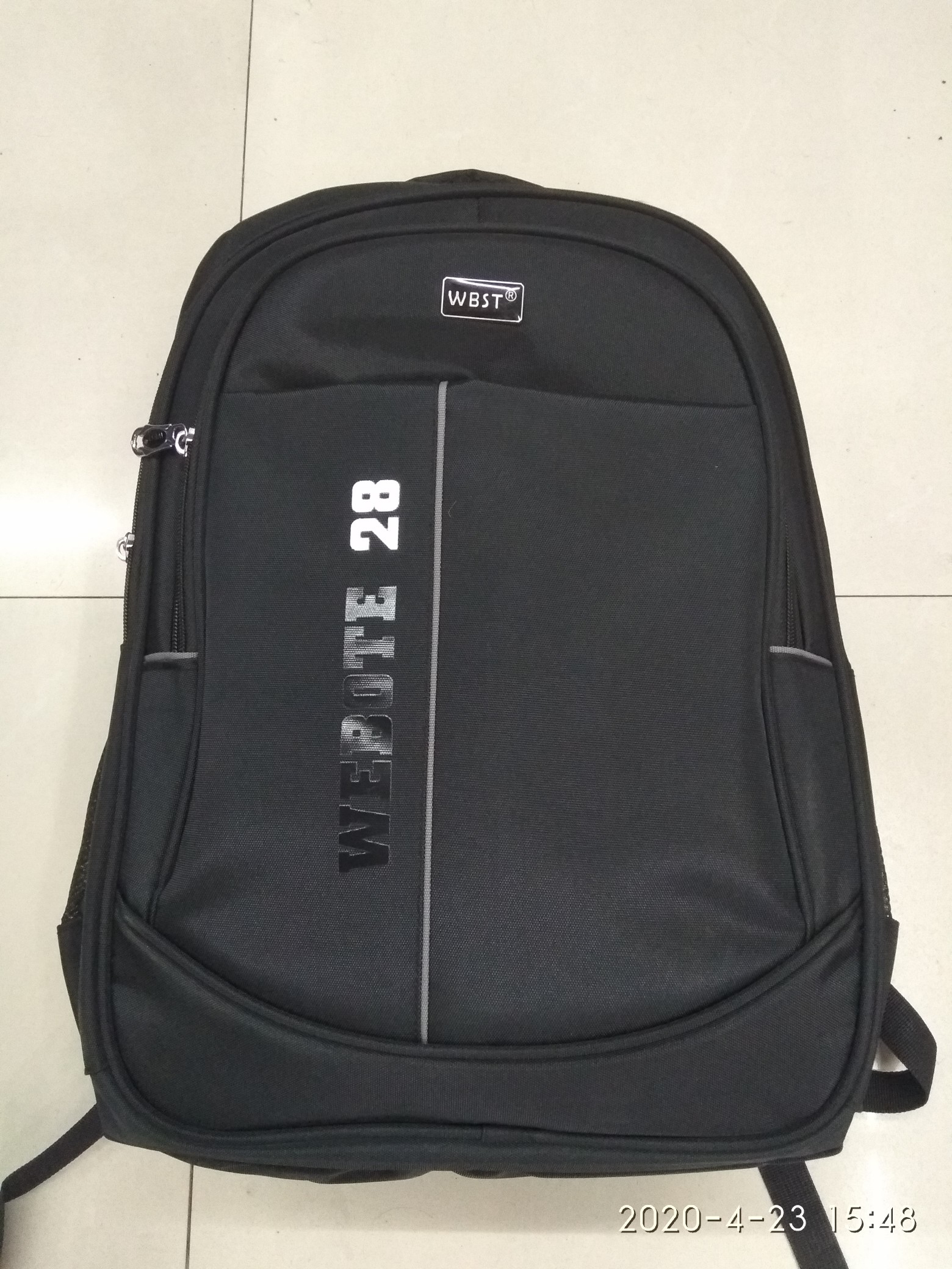 休闲款式双肩背包图