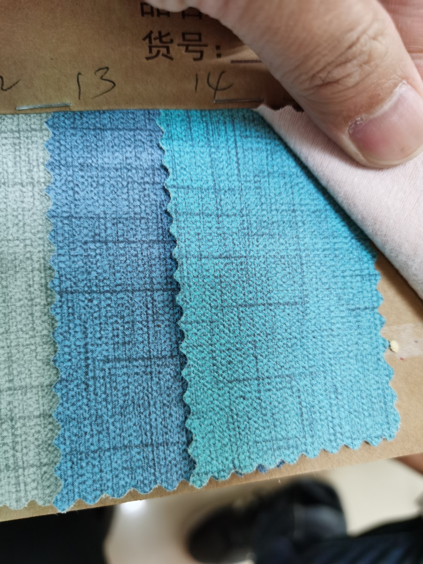 厂家直销pu仿麻布皮革箱包手袋配饰装饰人造革巴塞罗那产品图