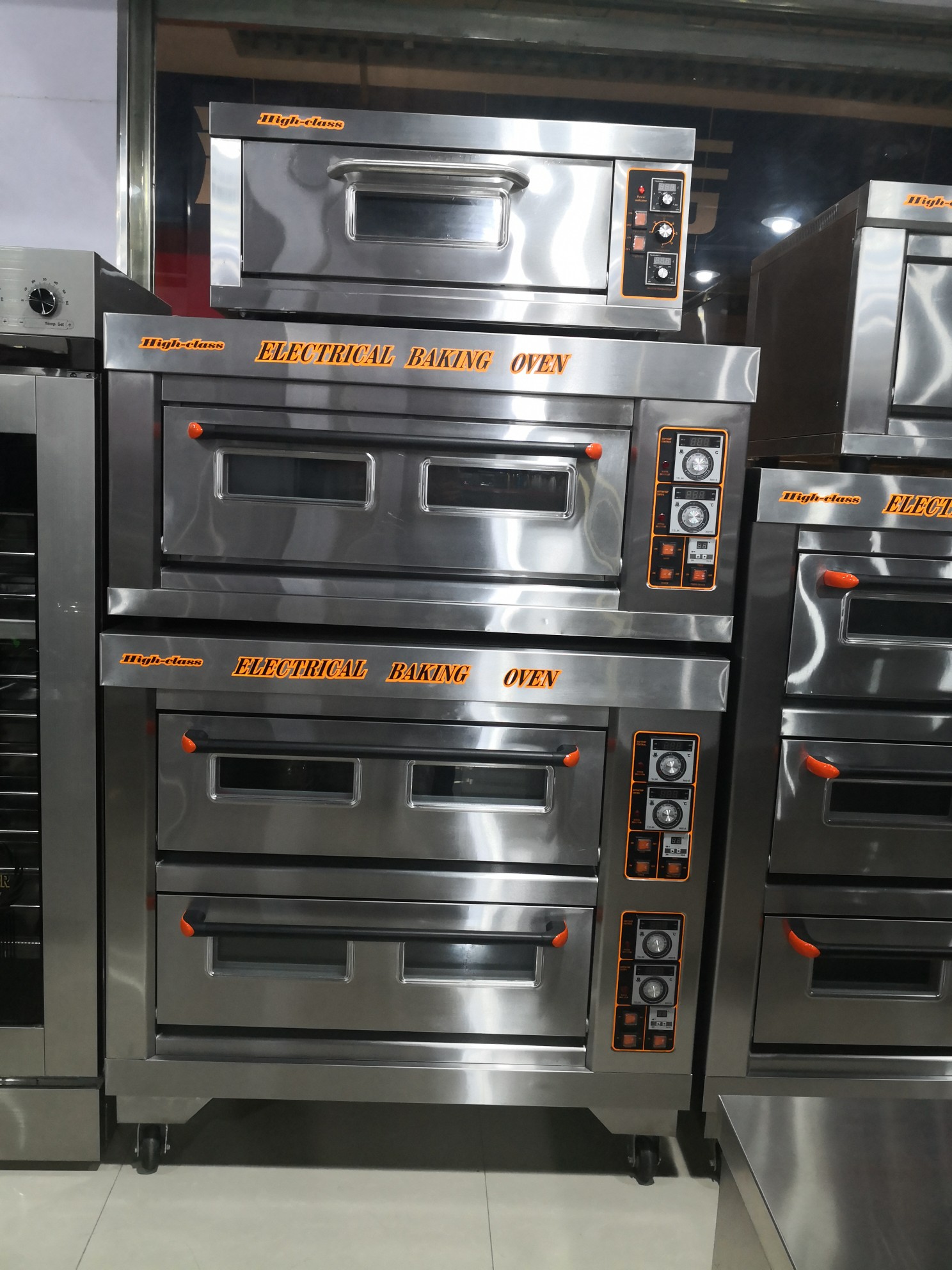 烘焙设备、一层一盘电热烤箱图