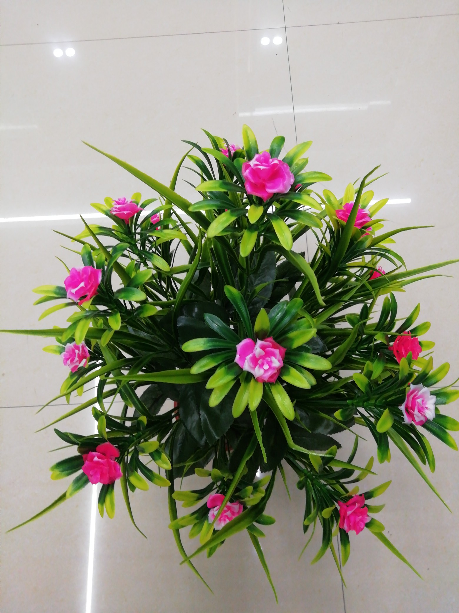 Plastic flowers and plants 18 heads 56