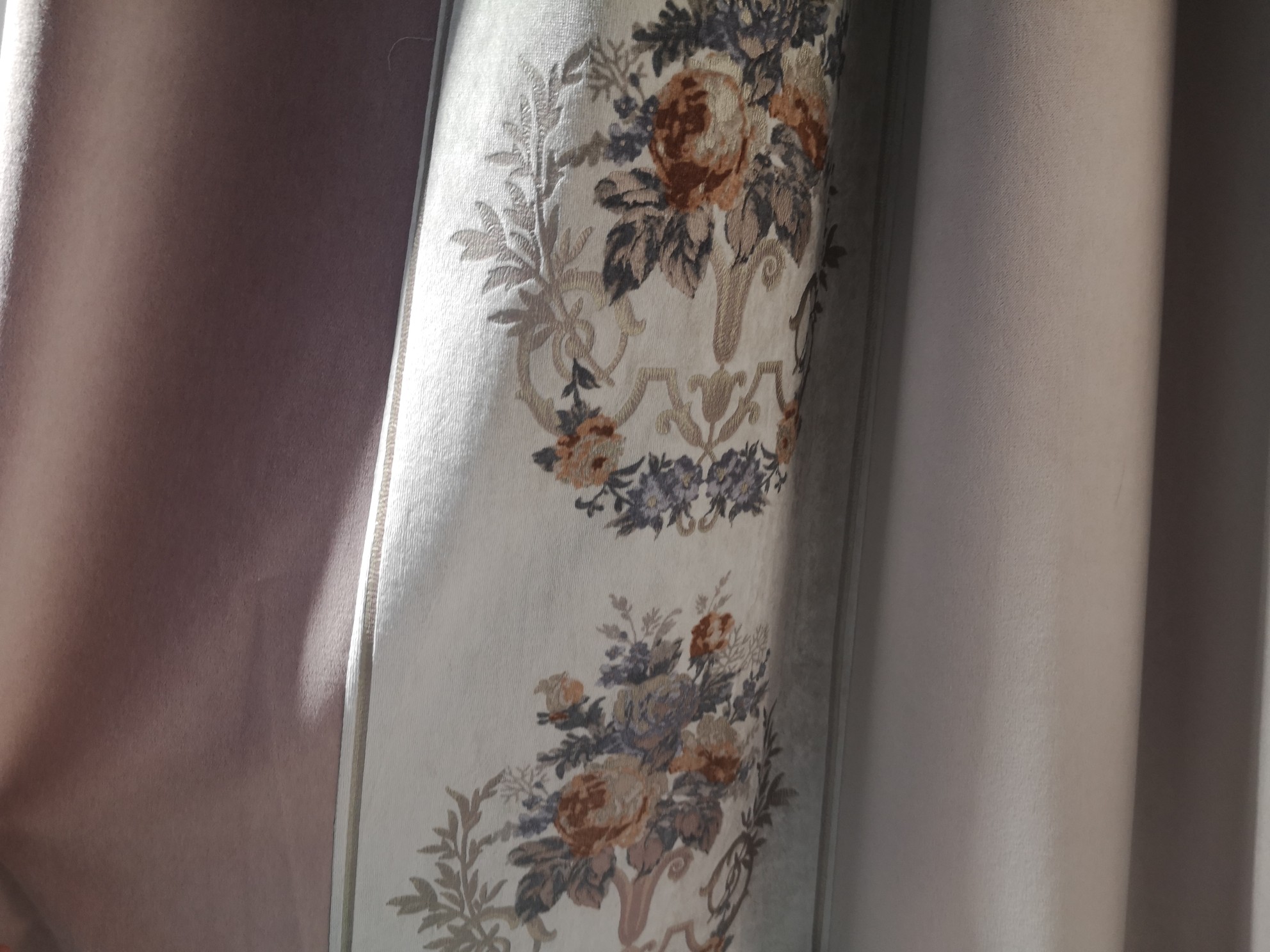 布朗斯少女风欧式风格拼接卧室窗帘高贵大气遮光价格为380元/米细节图