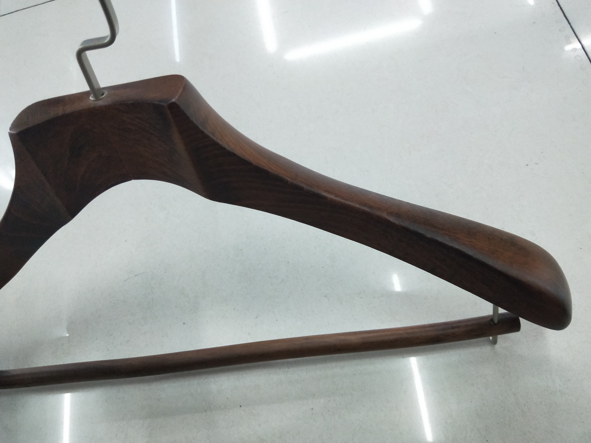 高档仿古色榉木弹条衣架实木衣架西装衣架详情图9