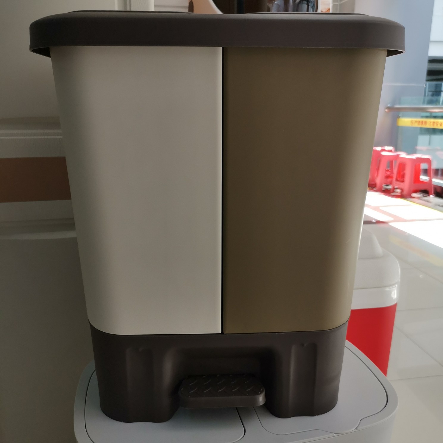 Garbage Can Household Toilet Toilet Living Room With Cover Kitchen Large Covered Foot Garbage Bucket Hand Paper Basket