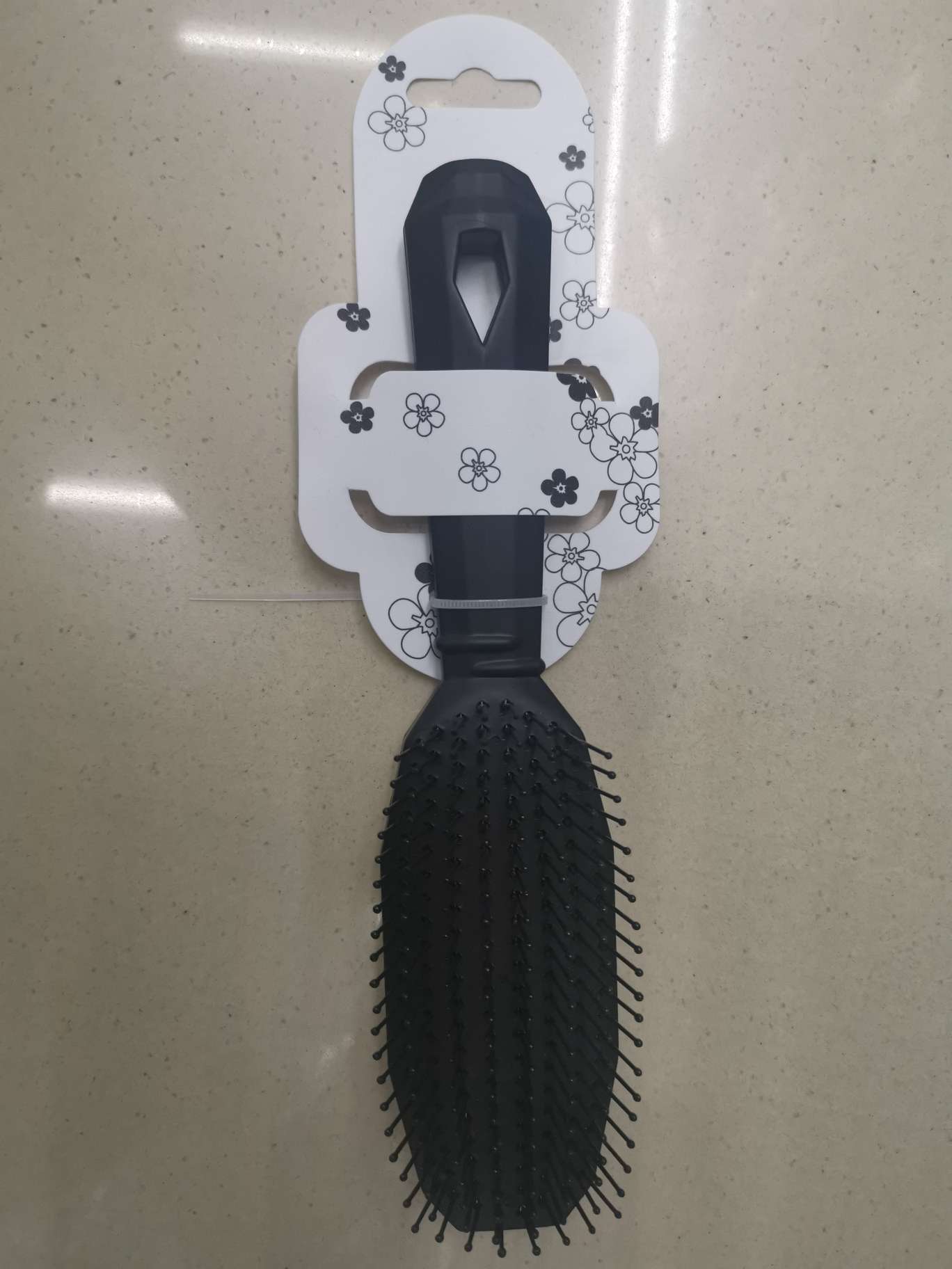 Black comb thumbnail