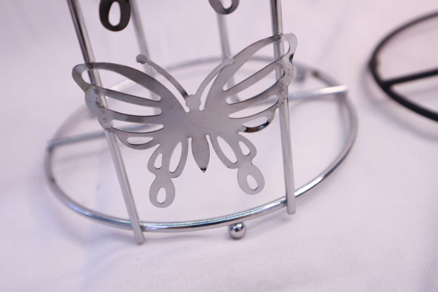 The special height-increasing rack for electric ceramic stoves, the lower hanging basket storage rack, the integrated design of the slot plate and the hook, has a high space utilization rate and neat storage. The storage rack is designed for the lower hanging basket storage rack details Picture