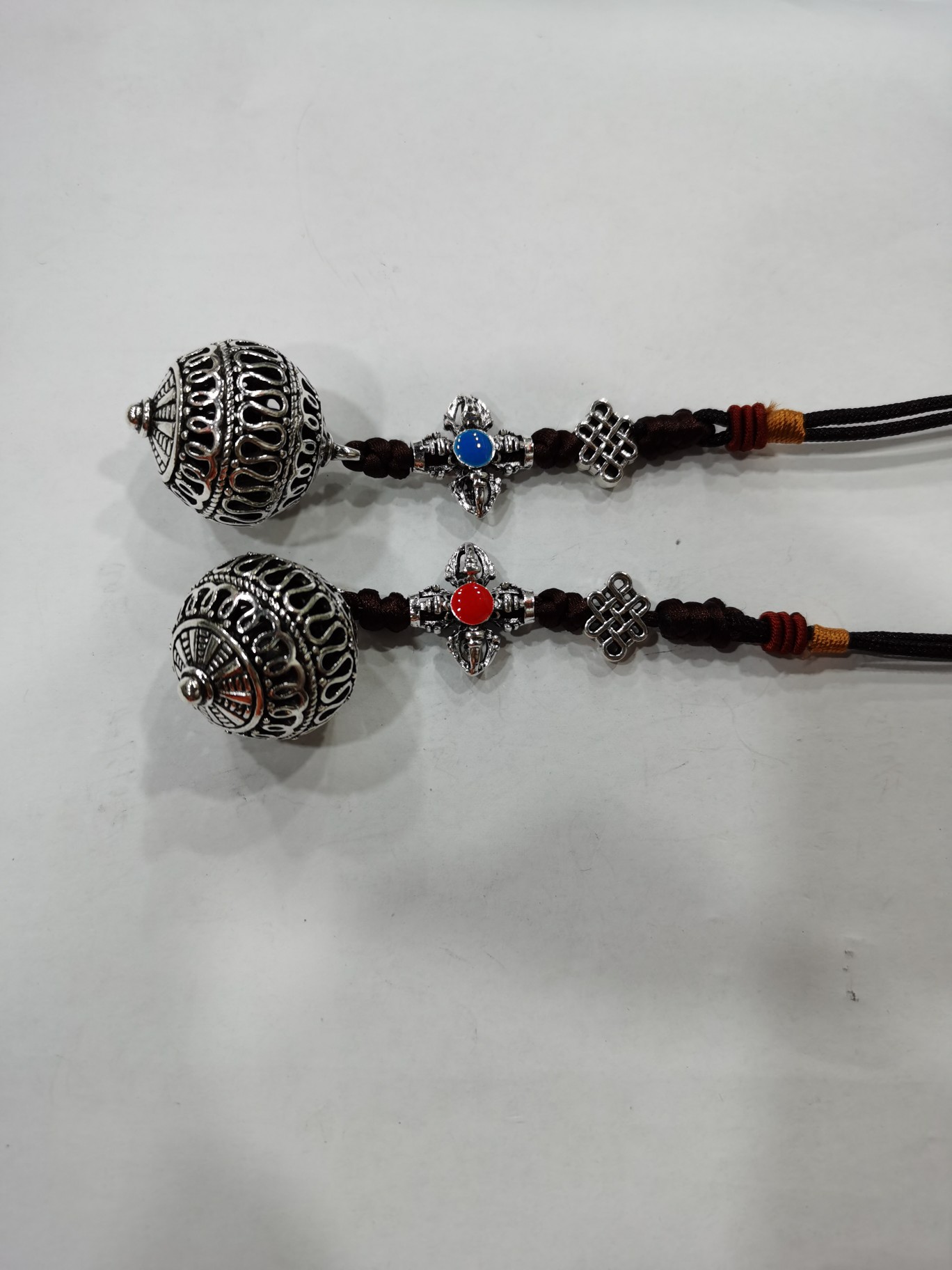 Small accessories for hanging spherical bell bags