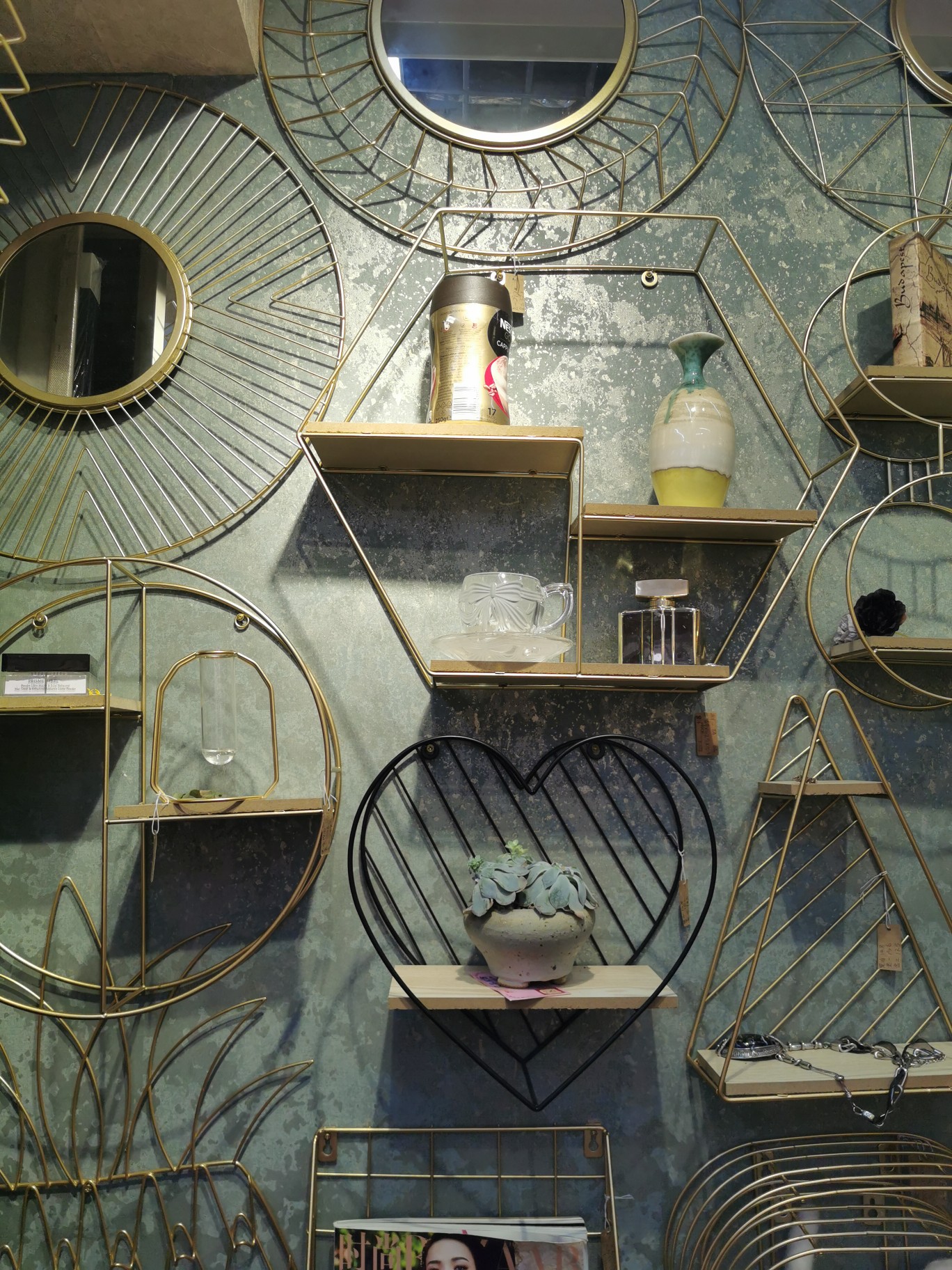 Isabelle Home Decor describe pic - 1