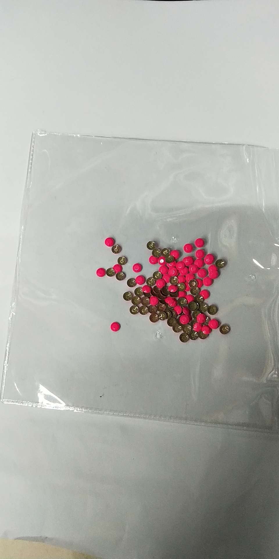 4mm 荧光梅红手工DIY服装首饰铝烫片产品图