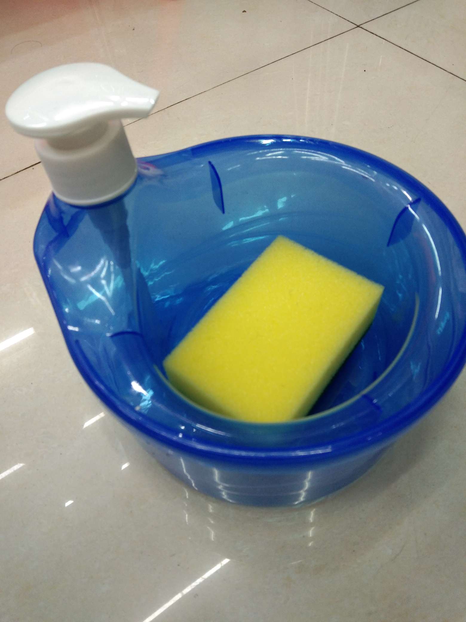 Pp material hand sanitizer kettle with high quality hand sponge thumbnail