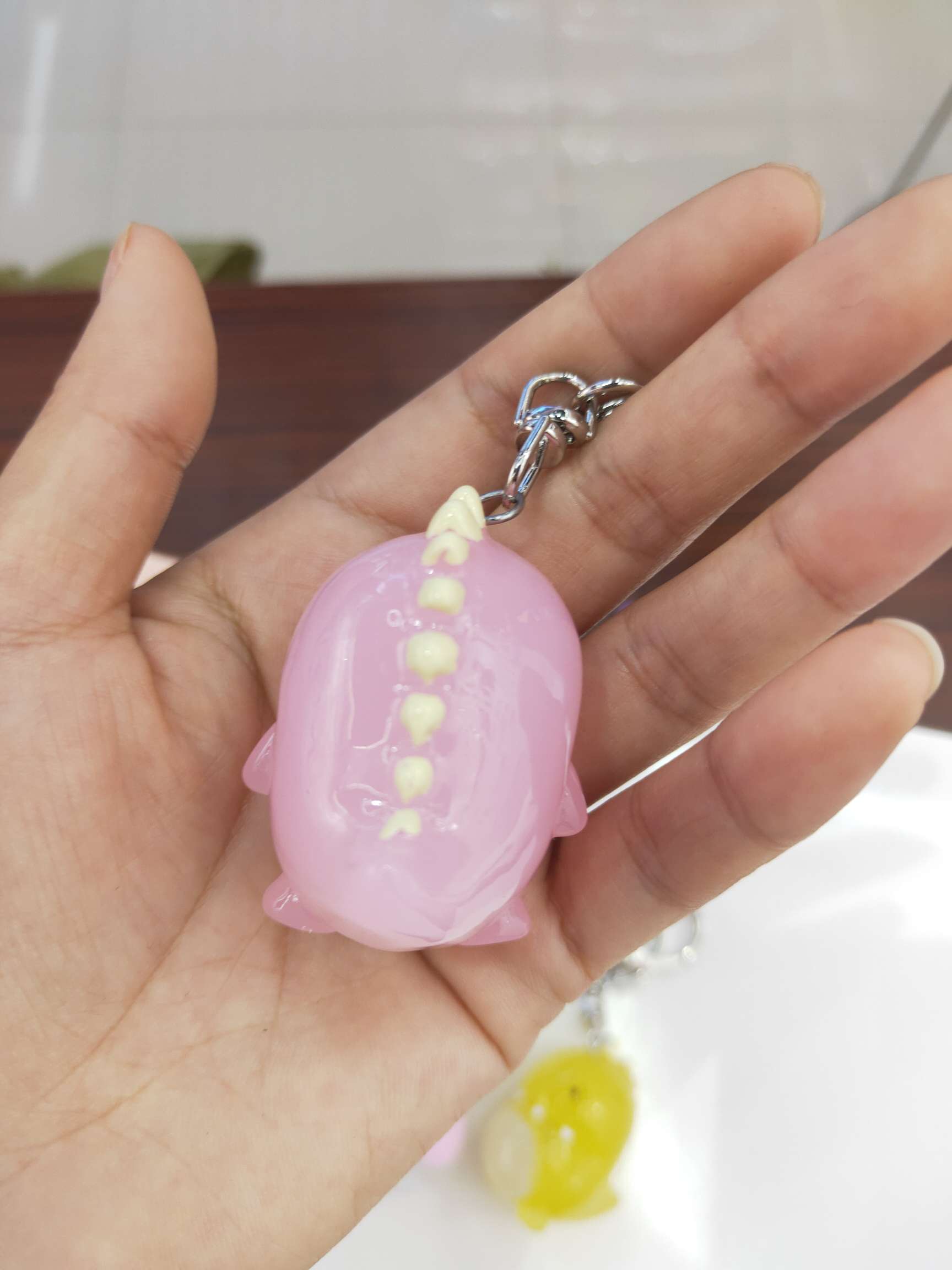 Cute Little Dinosaur Flashing Effect Keychain Pendant Resin Accessories Specification drawing