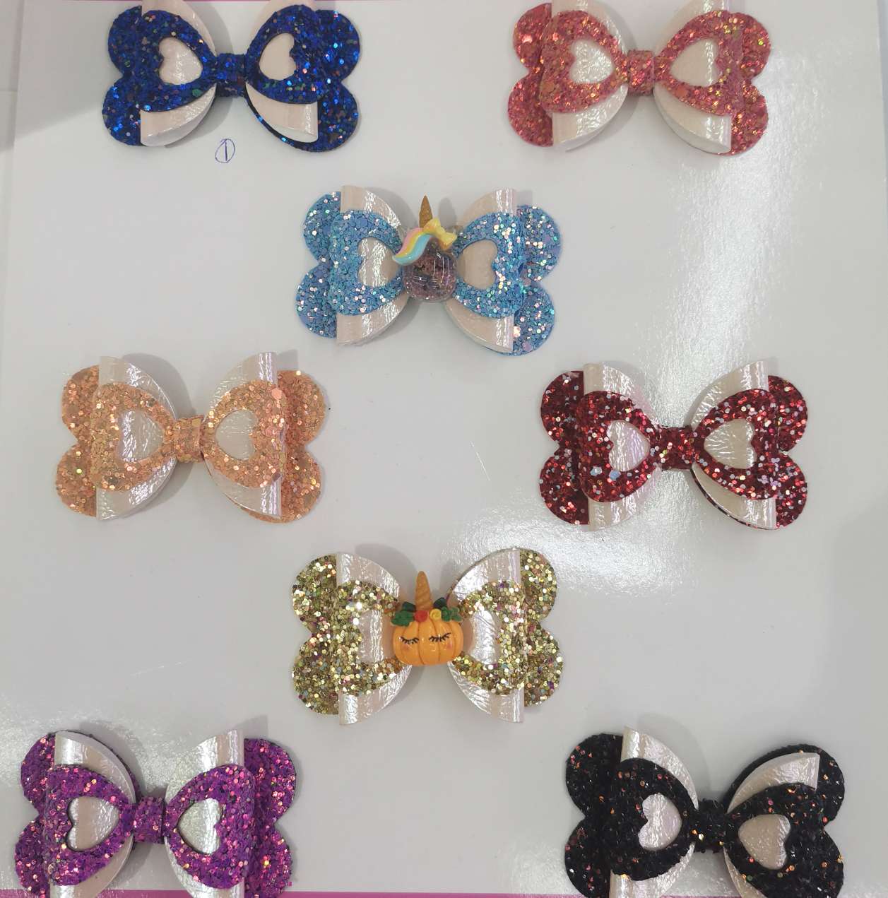 Ceramic disc hollowed-out heart knot Item Picture