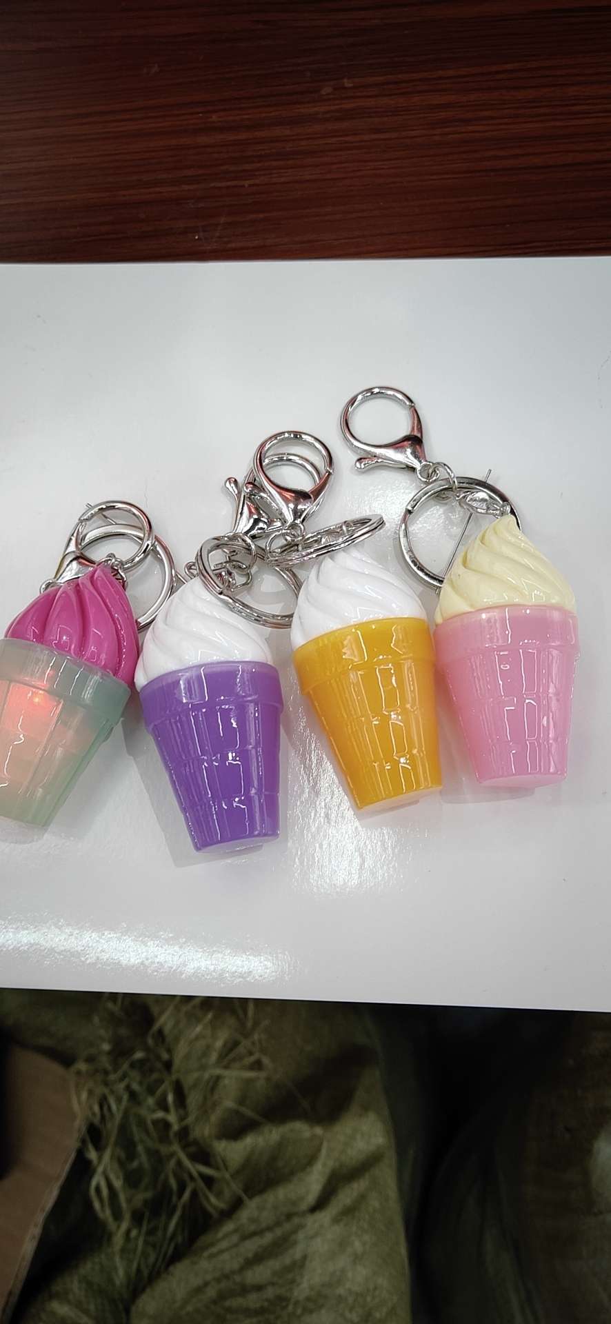 Simple And Atmospheric Flash Light Cone Key Chain Pendant Resin Accessories