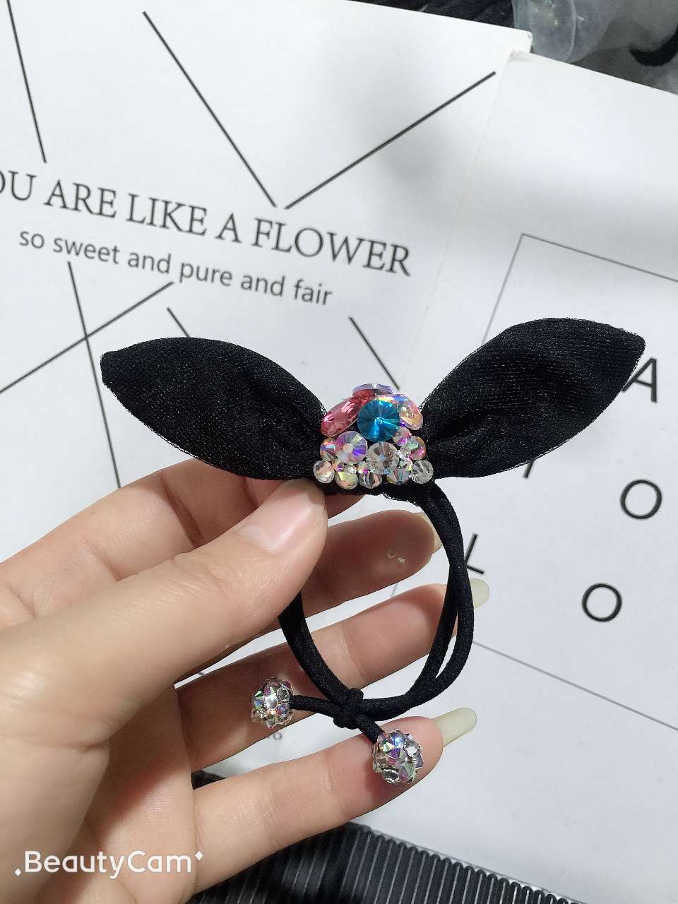 Rubber yarn ear thumbnail