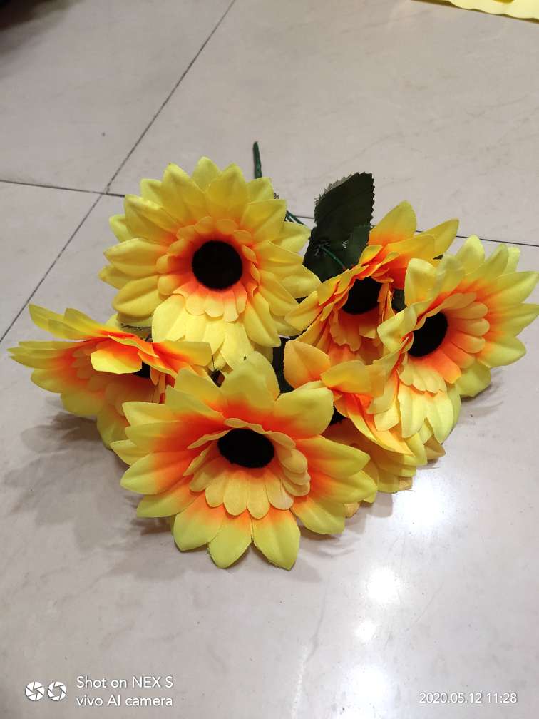 Factory direct sales with favorable prices and 7 high-quality artificial sunflowers