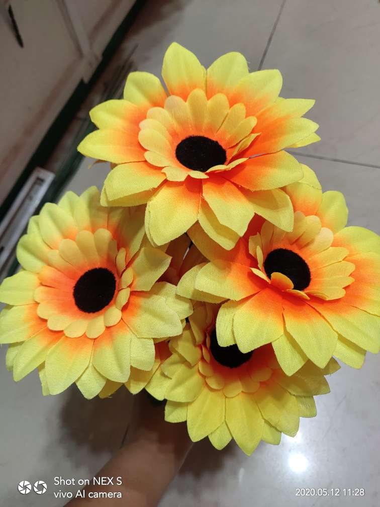 Factory direct sales with favorable prices and 7 high-quality artificial sunflowers Specification image