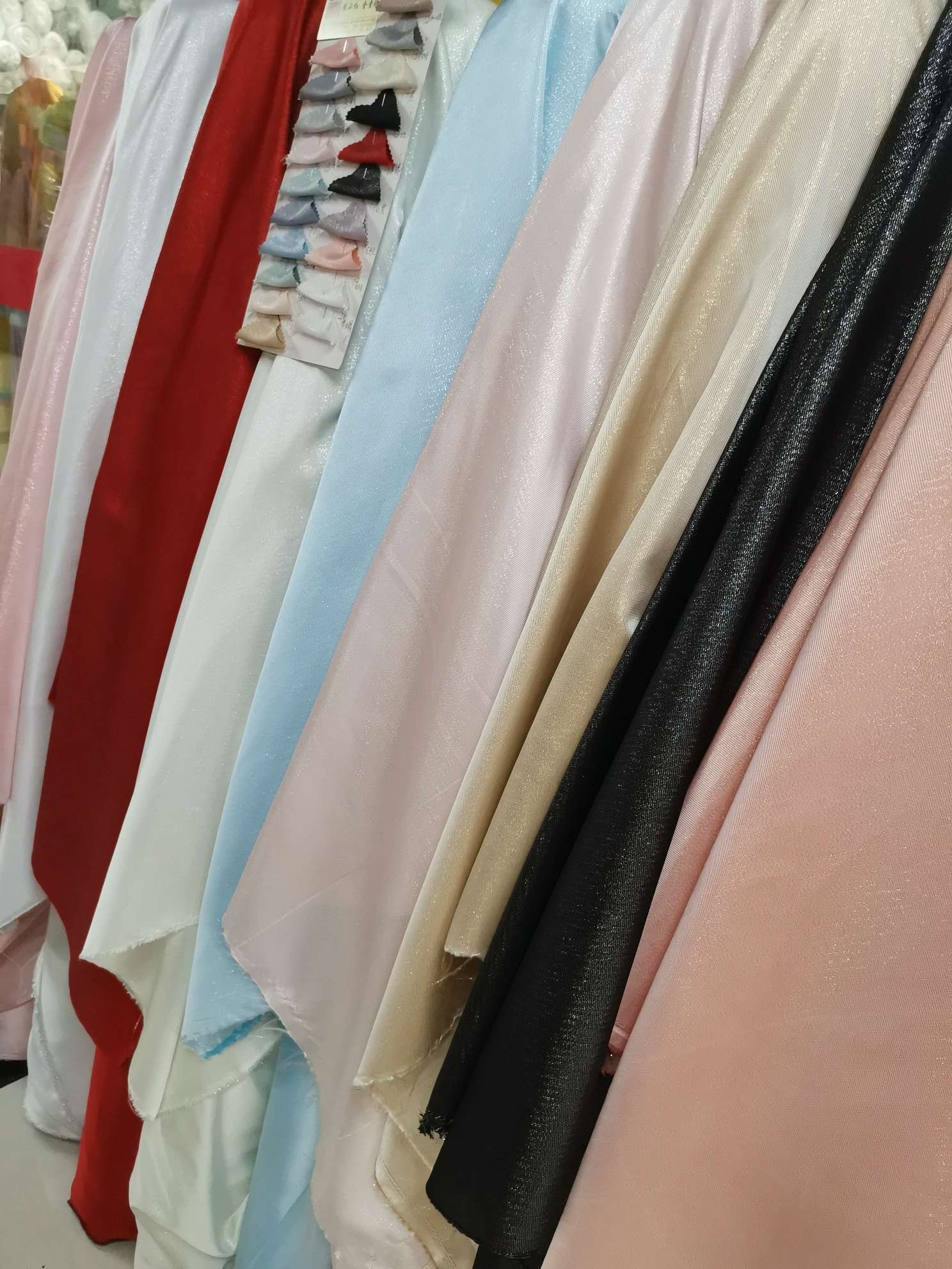 Polyester fabric is used in ethnic costumes, cosmetic bags, evening gowns and bedding