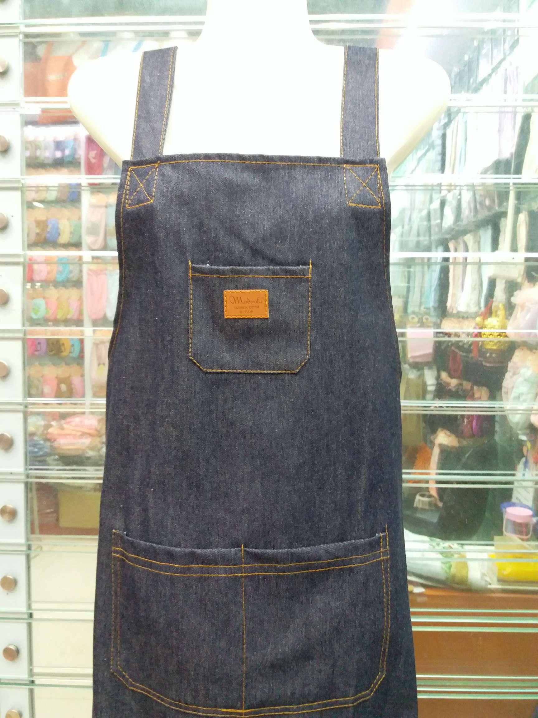 Korean-style fashionable adult shoulder strap denim apron, hand-painted hand-spun work apron Specification image