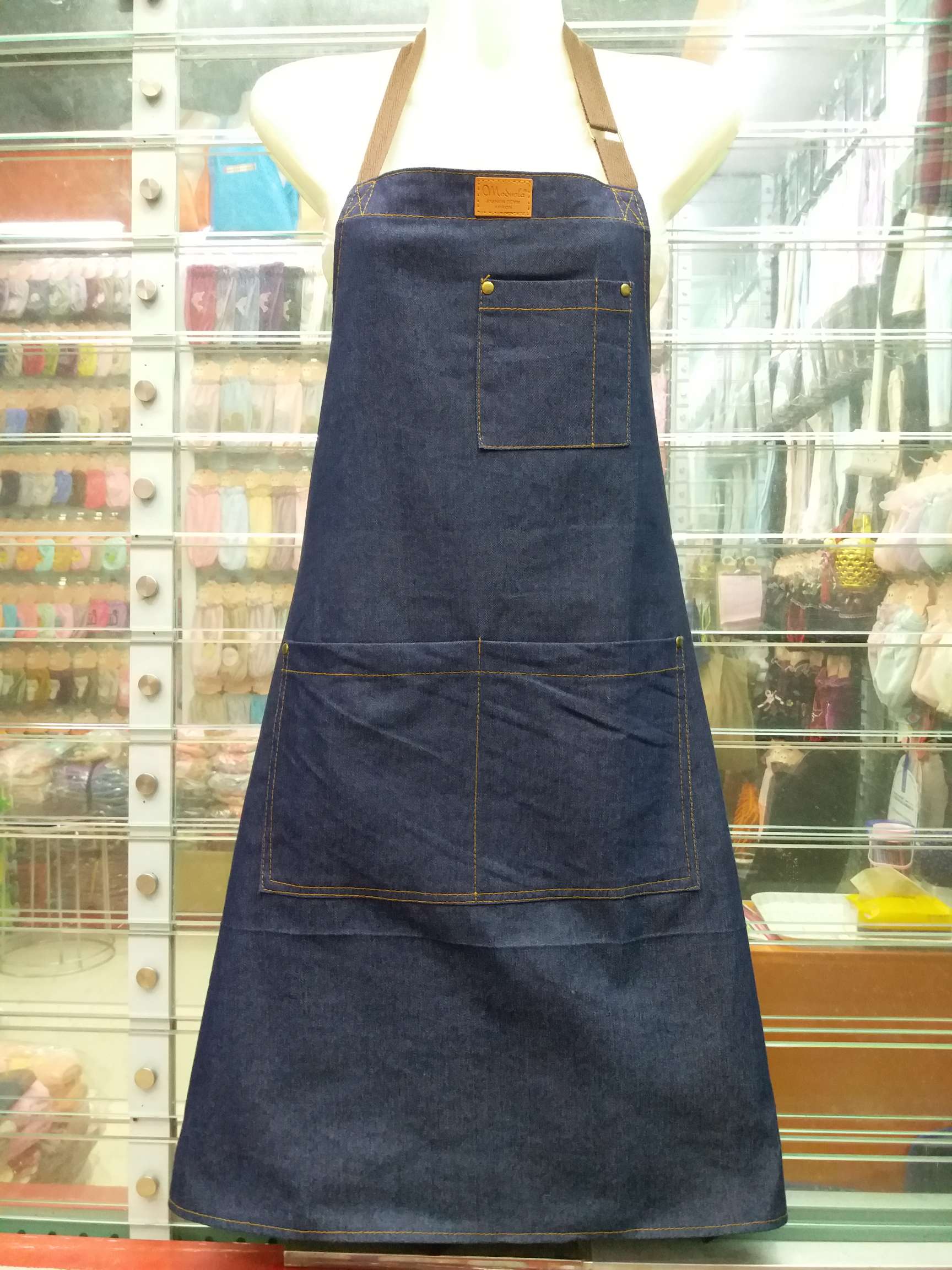 Korean-style adult fashion painted denim apron for baristas, and work apron for Western restaurants and bars