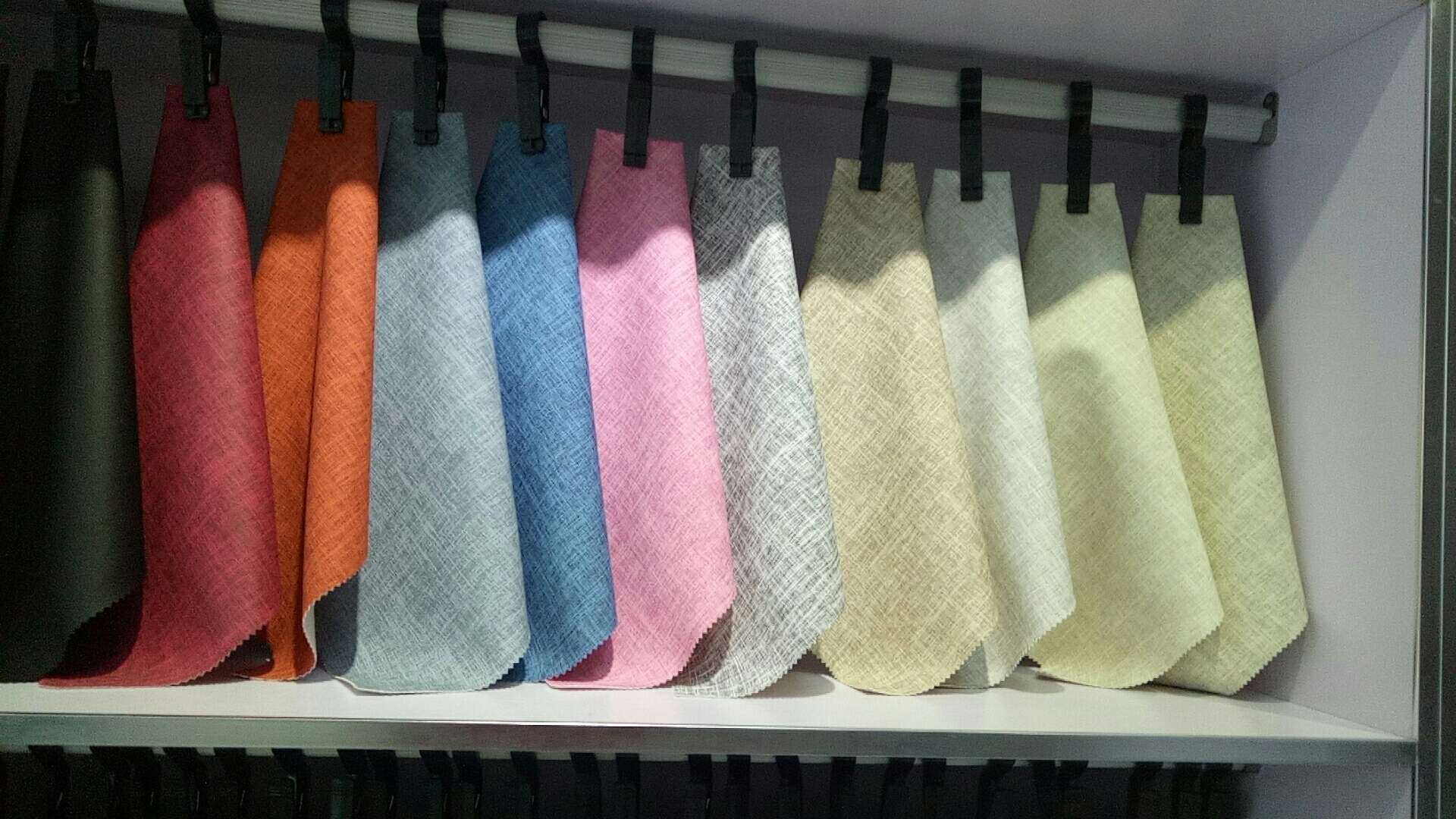 众鑫皮革箱包革产品图