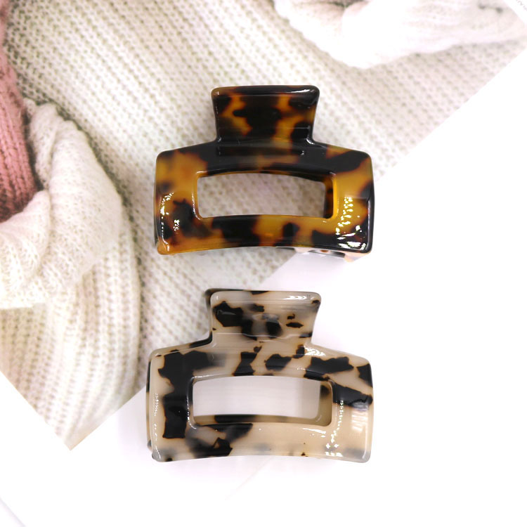 Manufacturers Direct Sales Cross-Border E-Commerce Source Hairpin Medium Size Clip Headwear Acetate Plate Hairpin Hollow Leopard Top Clip Hair Ponytail Clip Clip details Picture