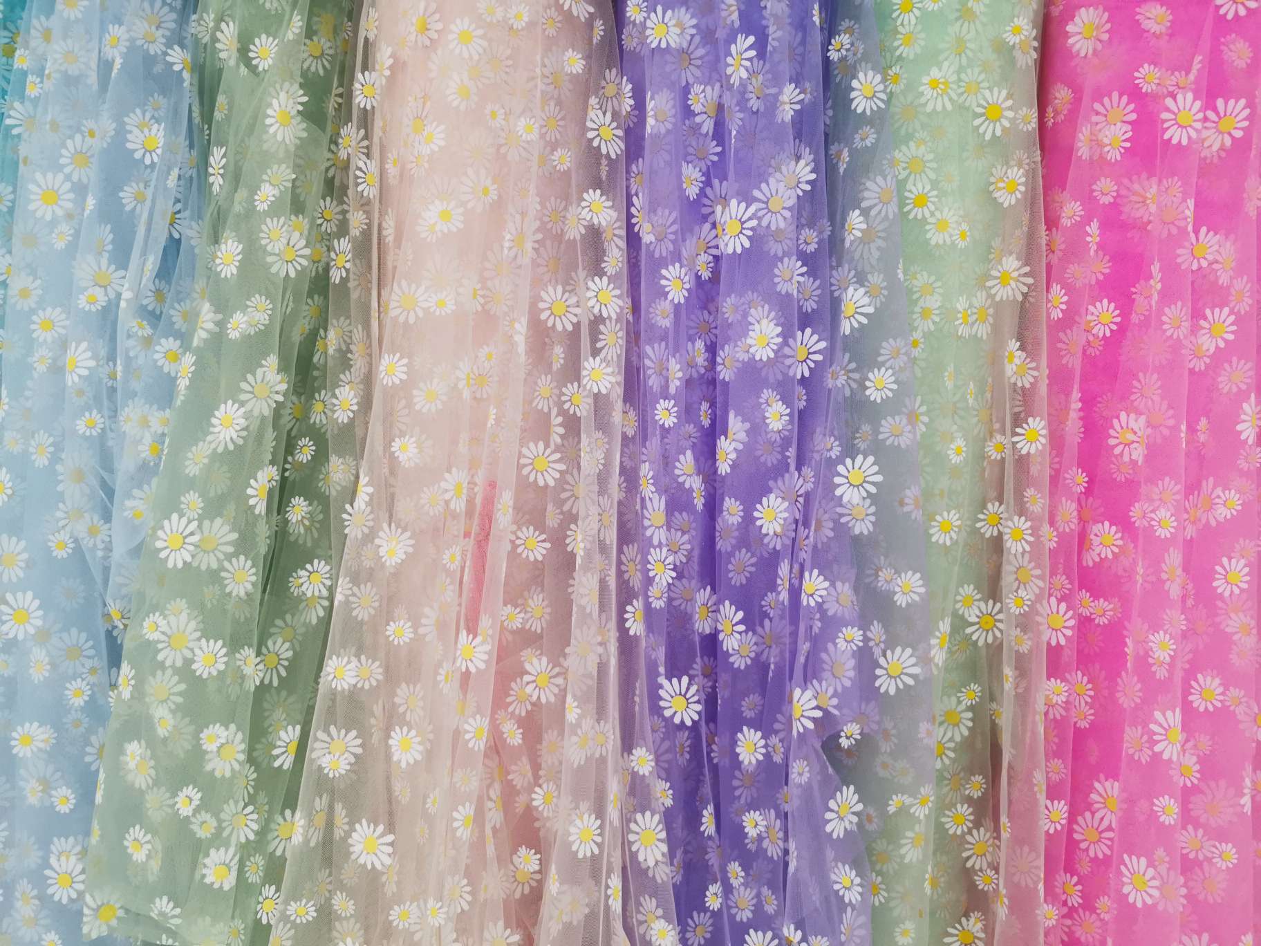 网红爆款小雏菊背景拍照连衣裙防晒上衣面料产品图