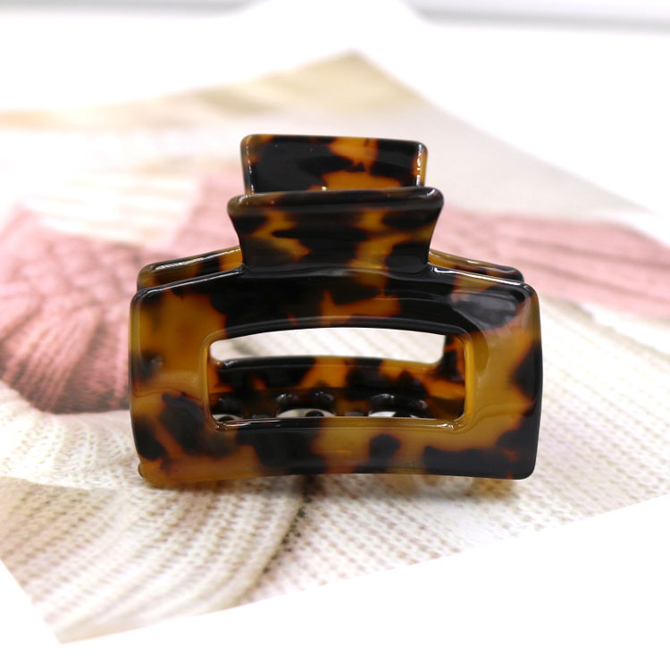 Manufacturers Direct Sales Cross-Border E-Commerce Source Hairpin Medium Size Clip Headwear Acetate Plate Hairpin Hollow Leopard Top Clip Hair Ponytail Clip Clip Item Picture