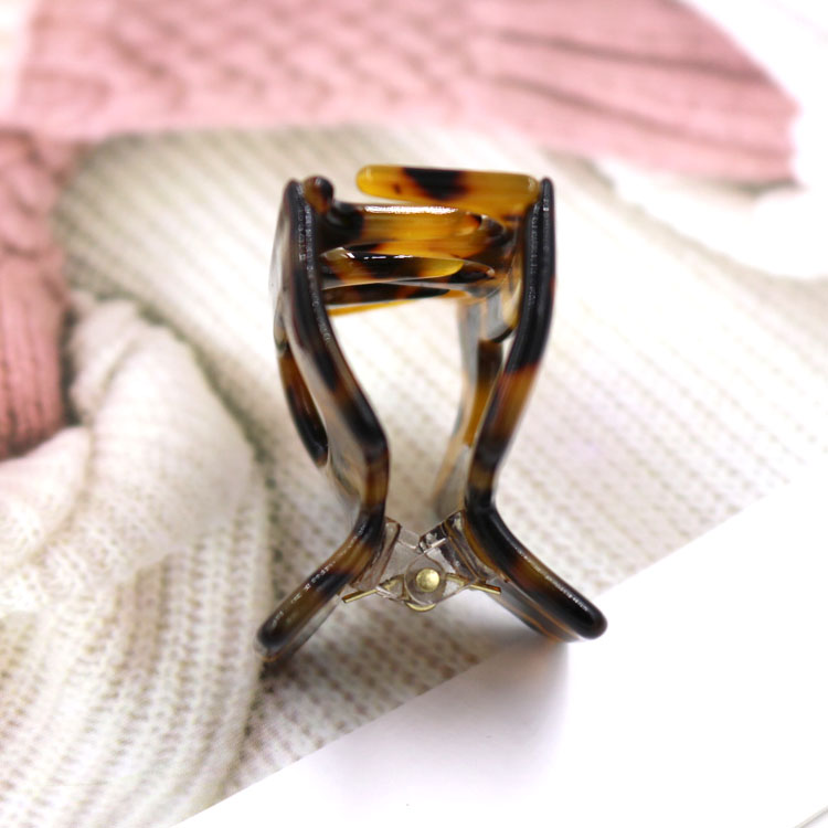 Manufacturers Direct Sales Cross-Border E-Commerce Source Hairpin Medium Size Clip Headwear Acetate Plate Hairpin Hollow Leopard Top Clip Hair Ponytail Clip Clip undefined