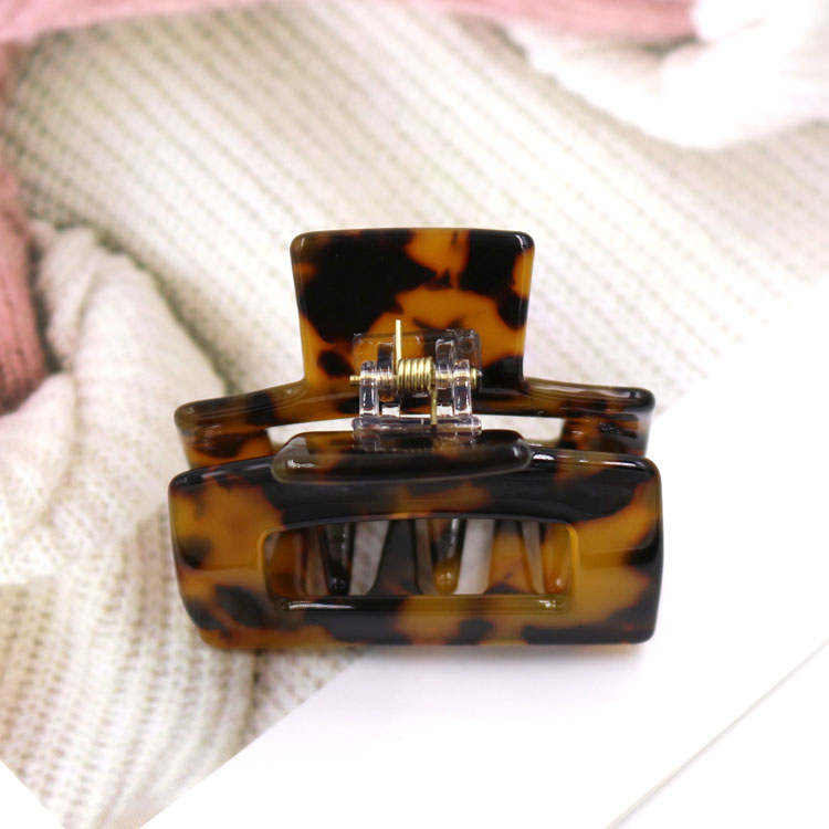 Manufacturers Direct Sales Cross-Border E-Commerce Source Hairpin Medium Size Clip Headwear Acetate Plate Hairpin Hollow Leopard Top Clip Hair Ponytail Clip Clip undefined