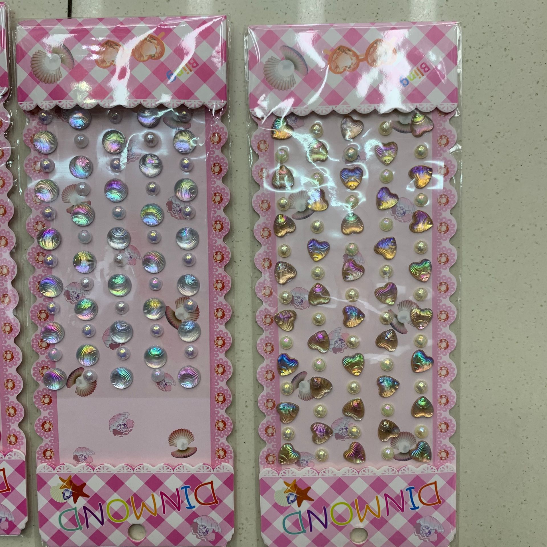 义乌好货 亚克力圆形钻贴背胶镀AB彩色心形钻装饰贴纸益智贴详情图2