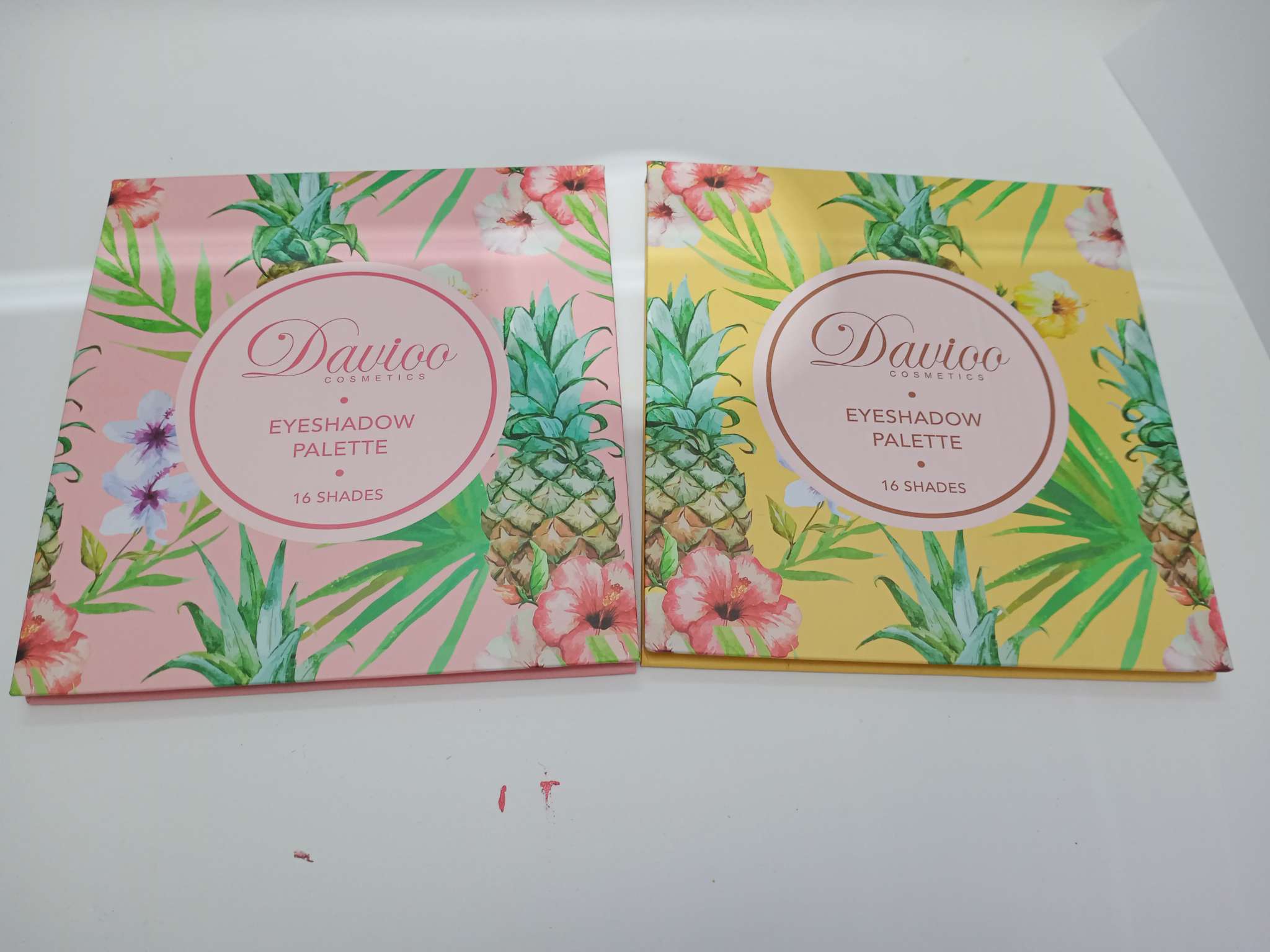 The most popular eyeshadow palette in 2020 with earth tones on paper undefined