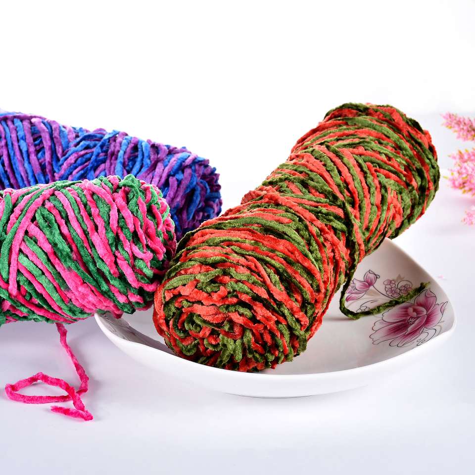 Wholesale of segmental dyed Chenille velvet yarn, medium and thick hand-knitted fancy wool, children's and adults' hats and coats from the manufacturer details Picture