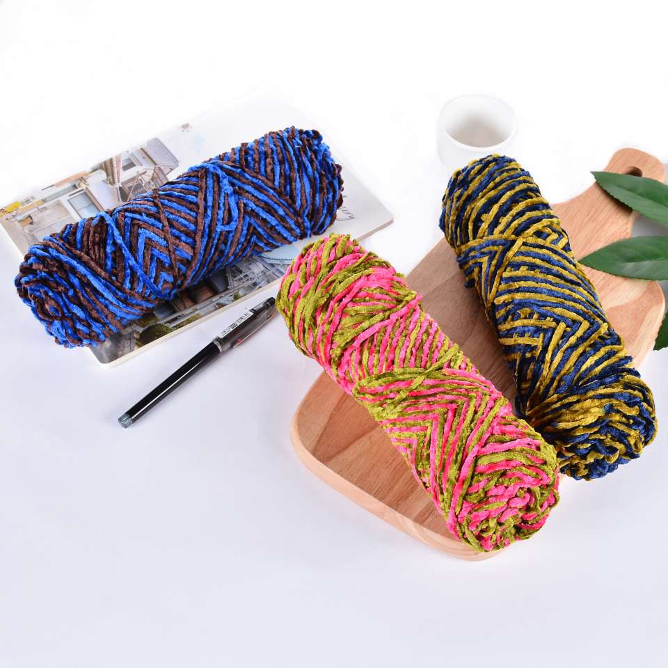 Wholesale of segmental dyed Chenille velvet yarn, medium and thick hand-knitted fancy wool, children's and adults' hats and coats from the manufacturer