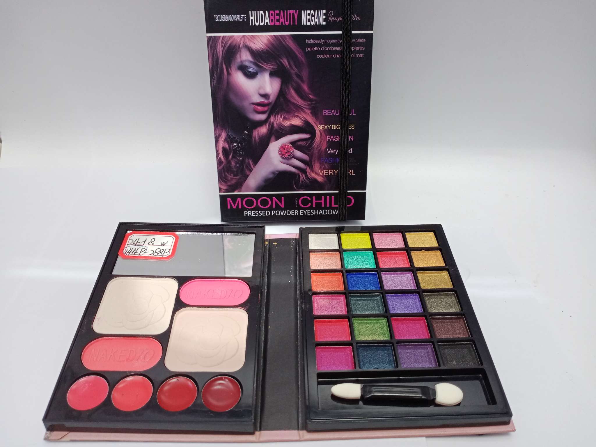 Factory direct sale of 24+8 paper eyeshadow lip gloss and contouring powder set details Picture