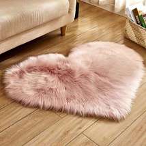 红色长毛绒仿羊毛心形地毯地垫可爱少女心形地毯客厅卧室阳台装饰