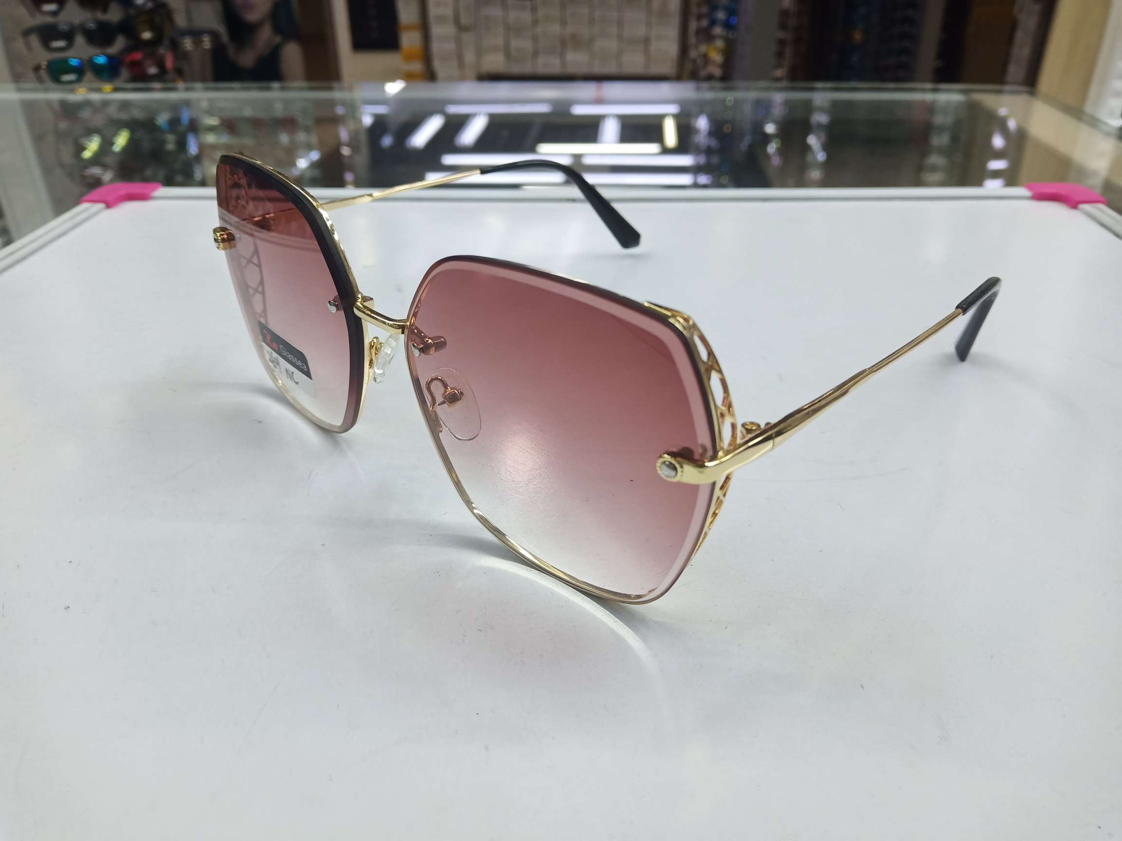 النظارات الشمسية Specification image