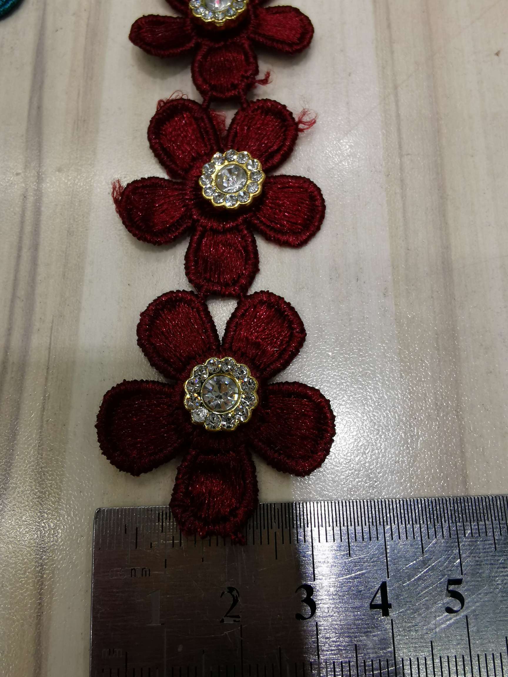 Water-soluble lace with diamond flower, 3.5 cm Specification image