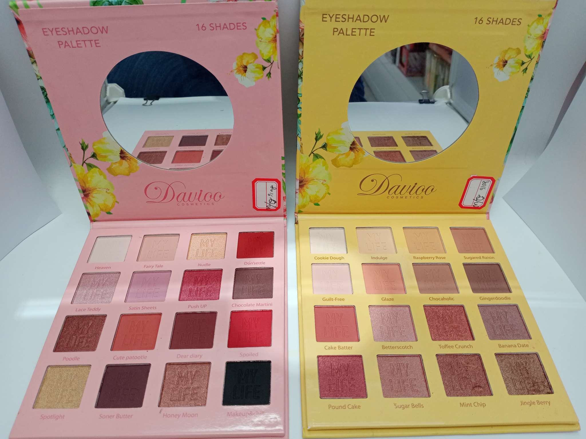 The most popular eyeshadow palette in 2020 with earth tones on paper Application Scenario