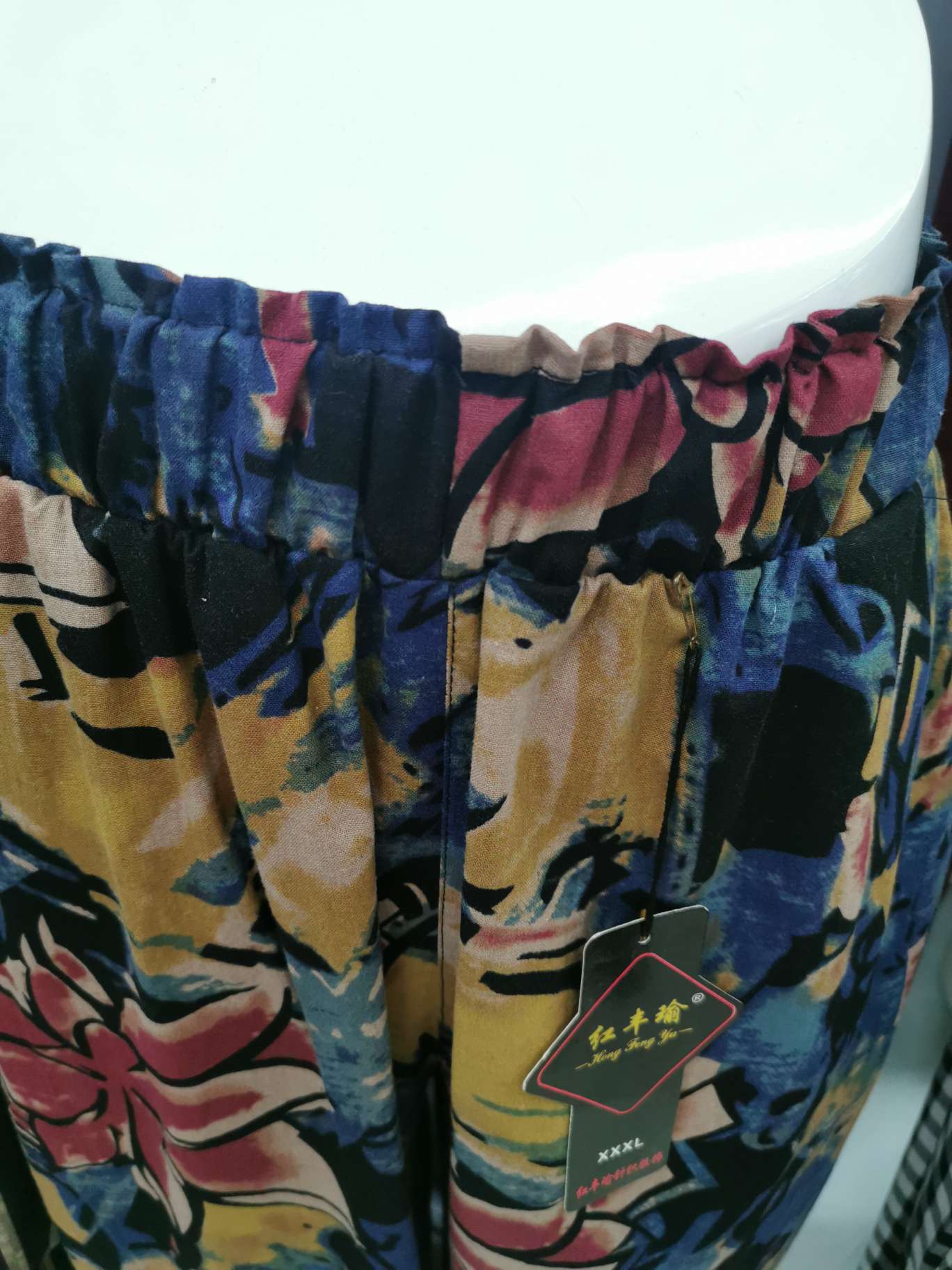 Flowered pants details Picture