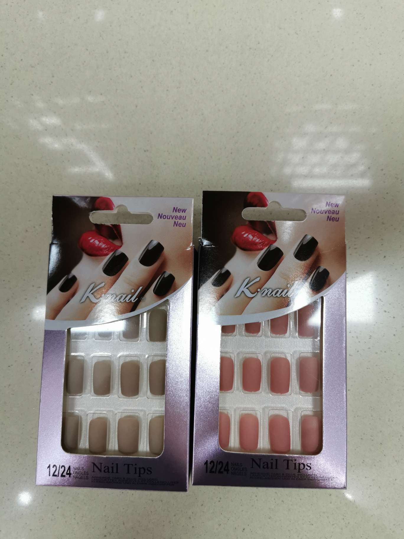 24片彩色哑光指甲，进口ABS材料，颜色比较多，量大可自主选择颜色，也可来样定做